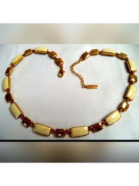 NAPIER CREAM ENAMEL GOLD TONE NECKLACE EUC VTG